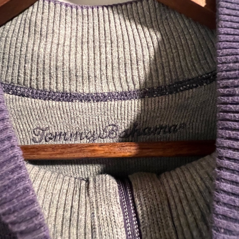 Tommy Bahama - Picture 4 of 6